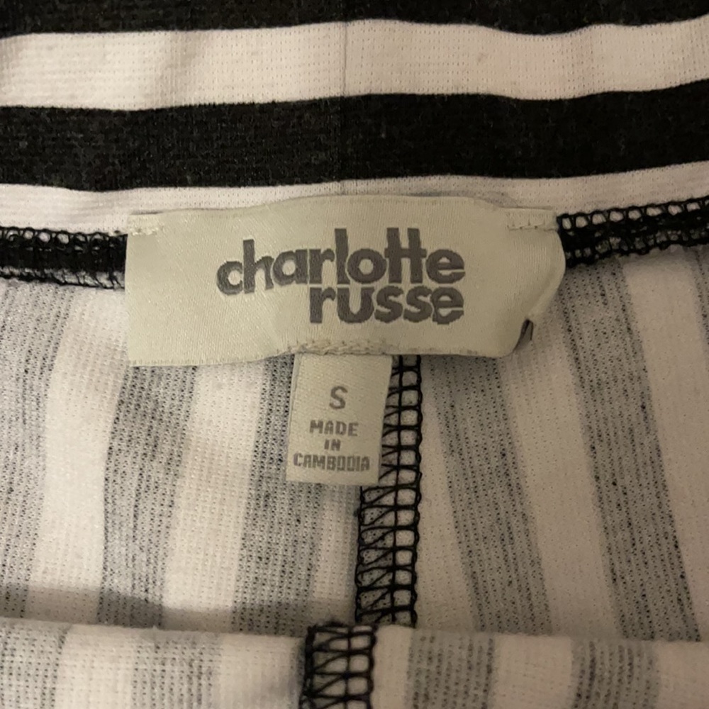 ❗️FINAL SALE❗️Black & White High Waisted Shorts - Picture 4 of 7